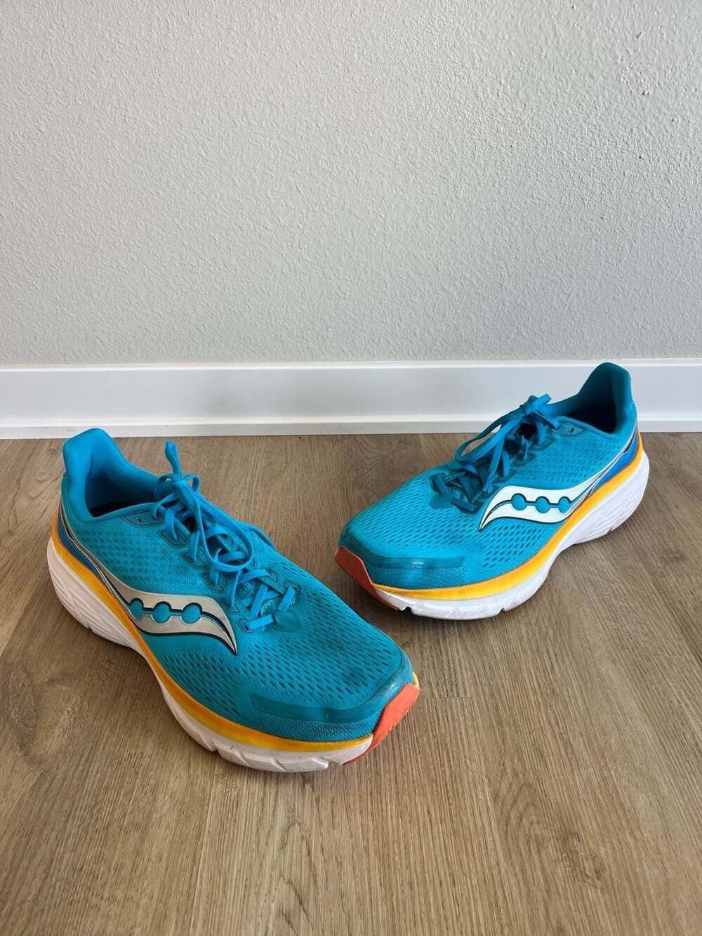 Saucony, Men’s size 16, Guide 17 Running/Walking Sneakers, Vibrant Blue